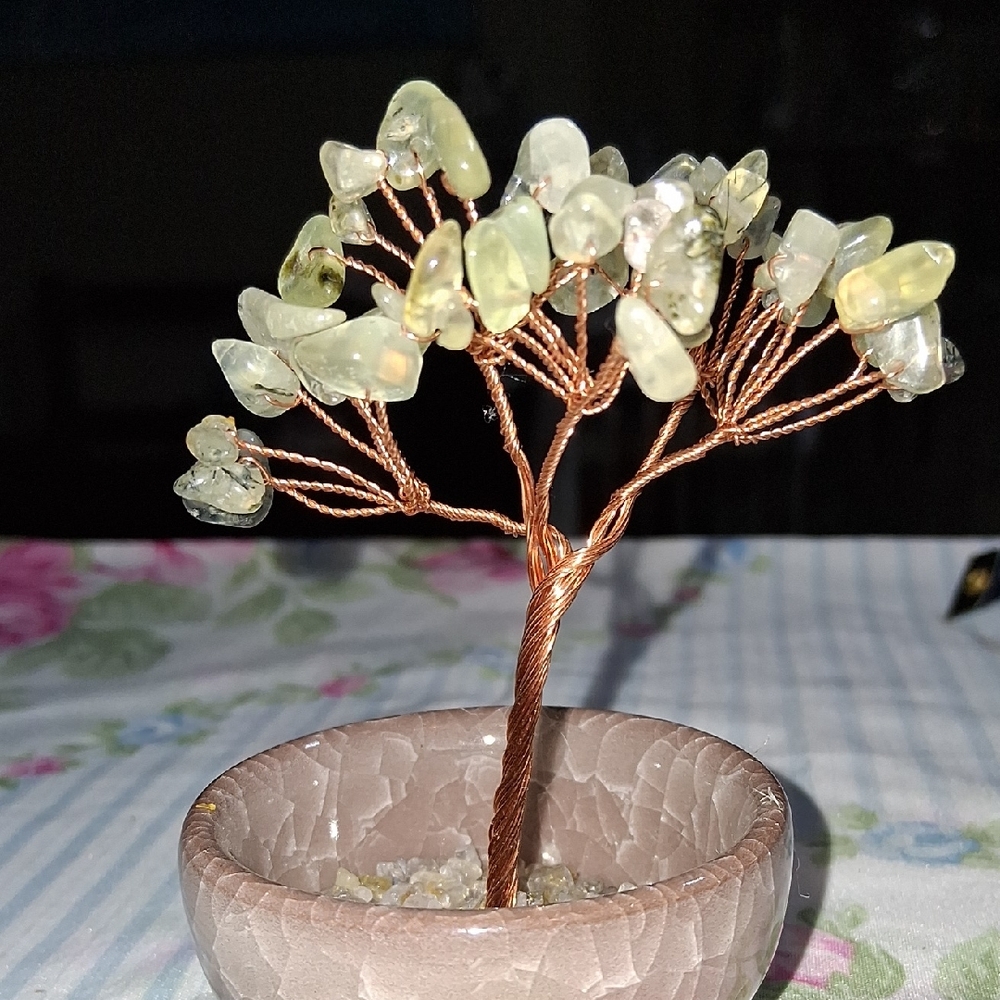 Prynite Gemstone Wire Tree in Ceramic Pot